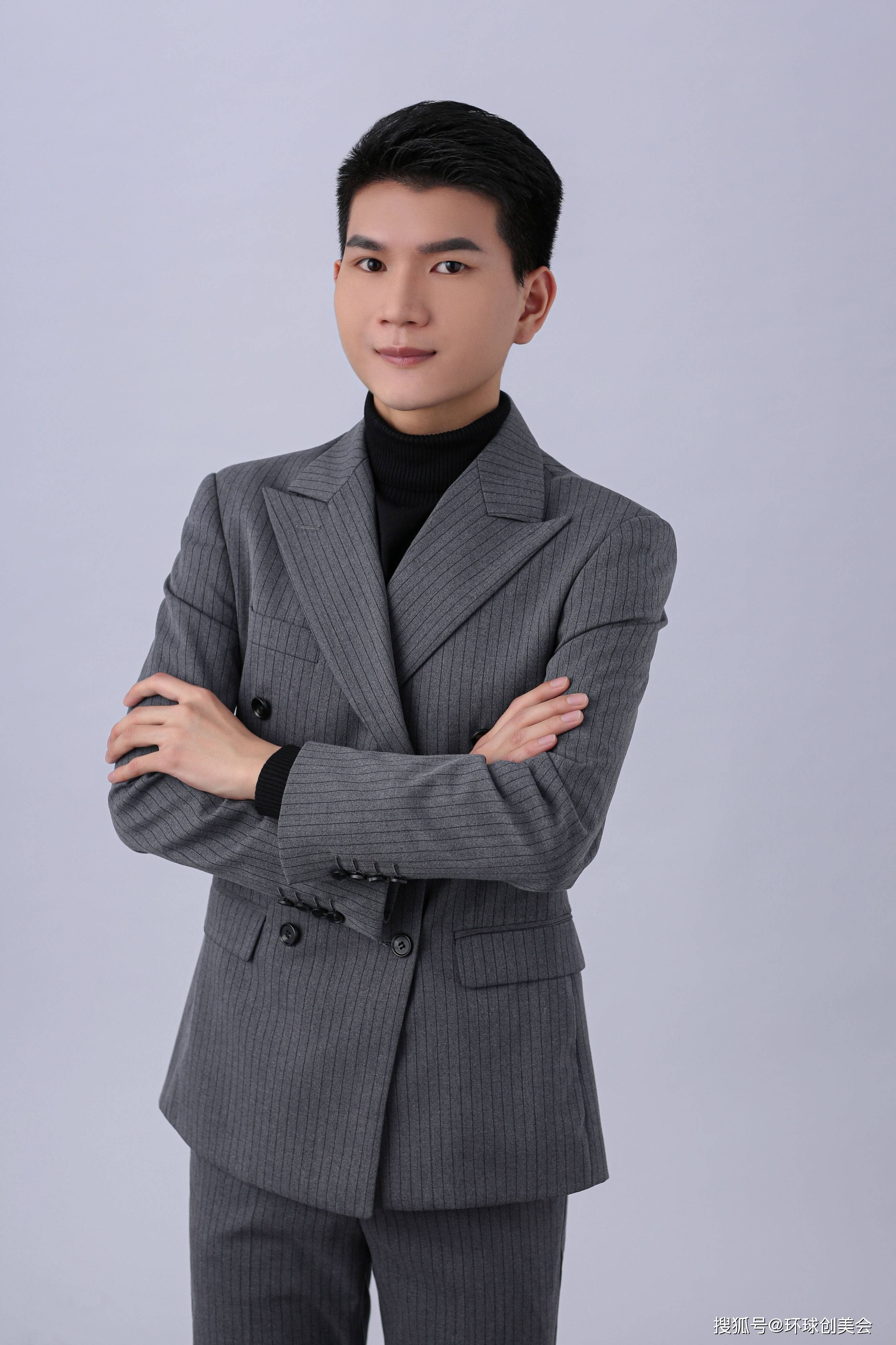 鲜余泽 调色与视觉增强负责人